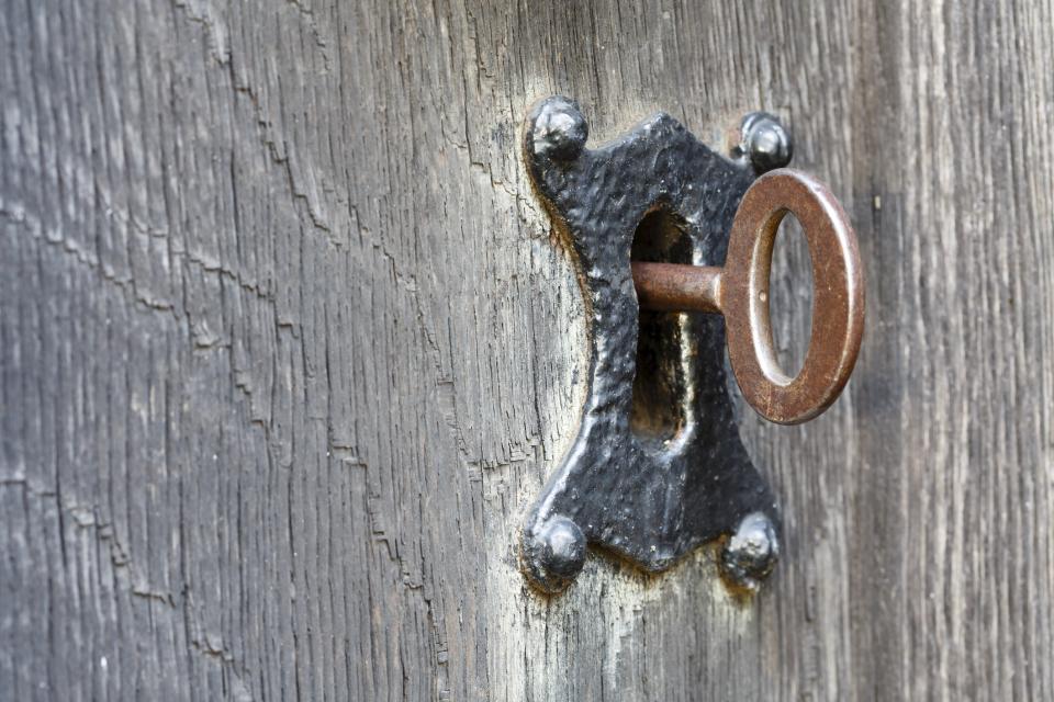 Golden Queen Lock And Key Set 
