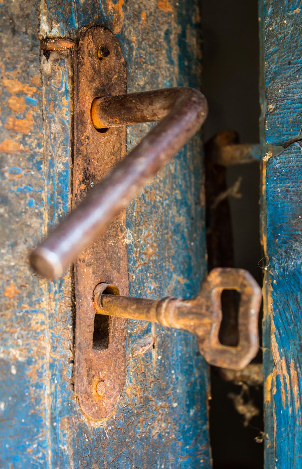Golden Queen Lock And Key Set 