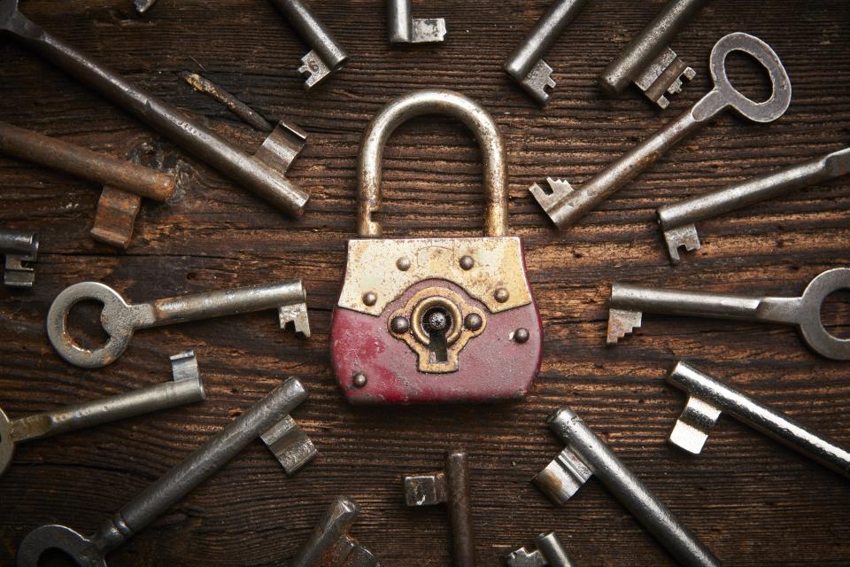 Golden Queen Lock And Key Set 