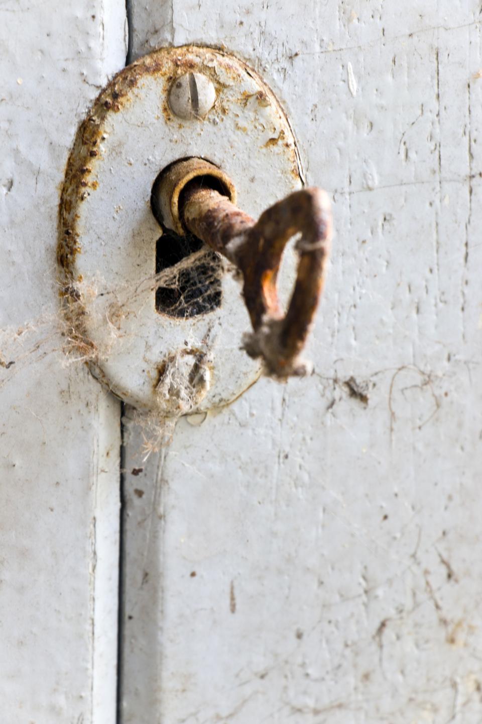 Golden Queen Lock And Key Set 