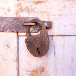 Rustic Brass Lock and Chain