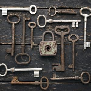 Romantic Gold Lock And Key Set 