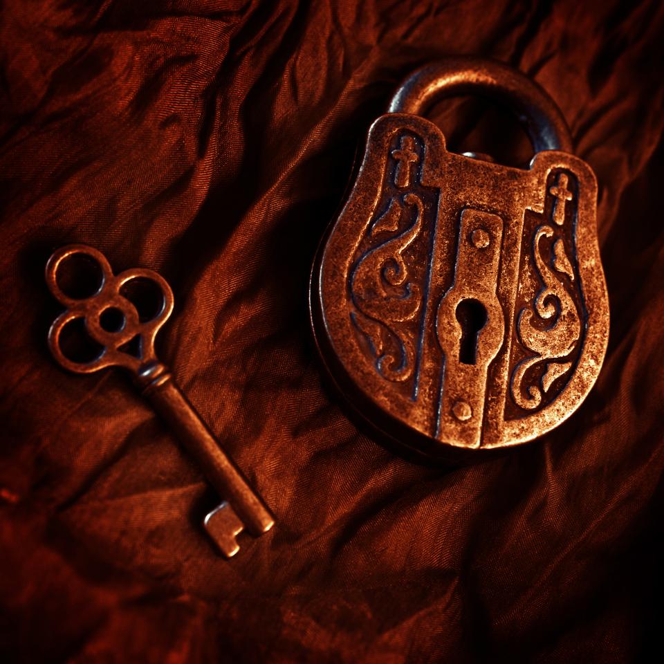 Antique Grande Key